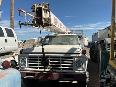 Ford Truck-Mounted Boom / Crane
