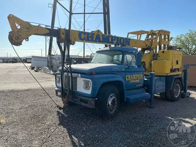 Ford Truck-Mounted Boom / Crane