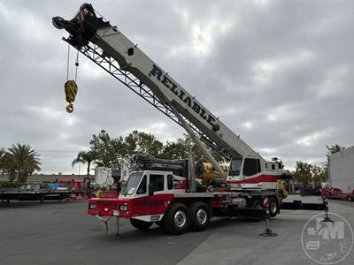 Link-Belt Truck-Mounted Boom / Crane