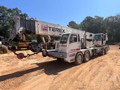 Terex T-775 Truck-Mounted Boom / Crane