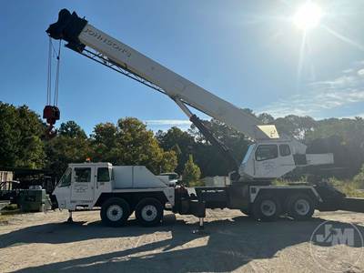 Terex T750 Truck-Mounted Boom / Crane