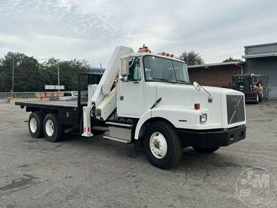 Volvo WG Truck-Mounted Boom / Crane