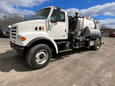 Sterling L7501 Vacuum Truck