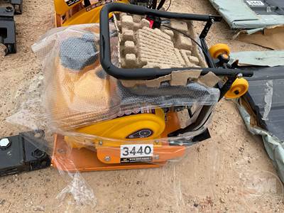 GIYI 90 Walk / Tow Behind Compactor