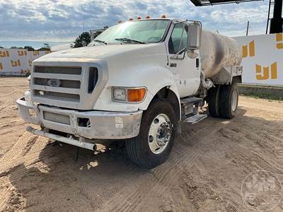 Ford F-750 Water Truck