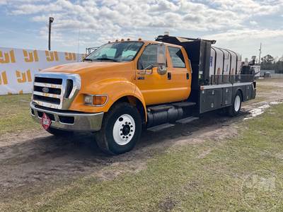 Ford F-750 XL SUPER DUTY CREW CAB Water Truck
