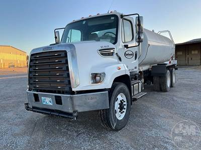 Freightliner 108SD Water Truck