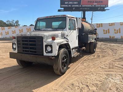 International 1654 S1600 Water Truck