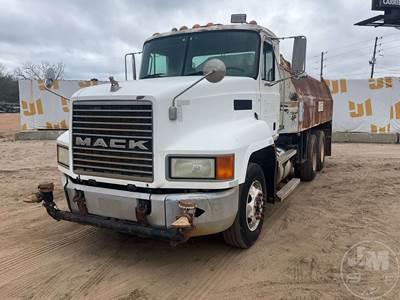 Mack CH613 Water Truck