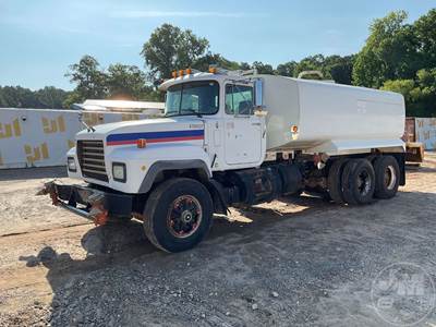 Mack RD690S Water Truck