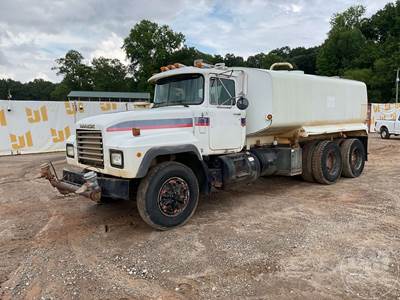 Mack RD690S Water Truck