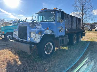 Mack U685T Water Truck