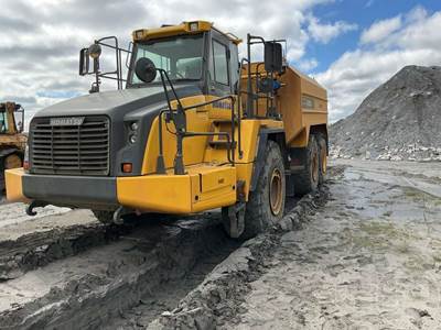 Komatsu HM400-5 ARTICULATED Water Wagon