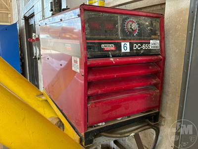 Lincoln DC-655 Welding Machine