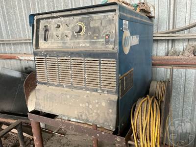DIMENSION 452 Welding Machine