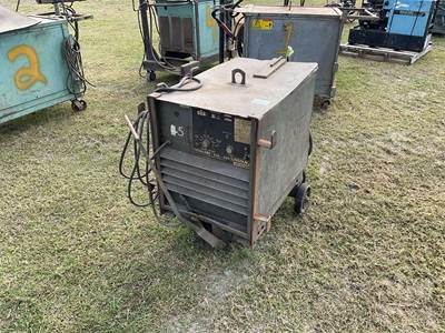 IDEALARC R3R-400 Welding Machine