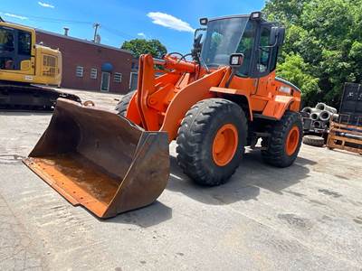 Doosan DL 200 Wheel Loader