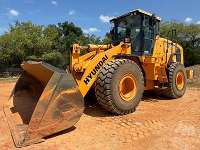 Hyundai HL960 Large Wheel Loader