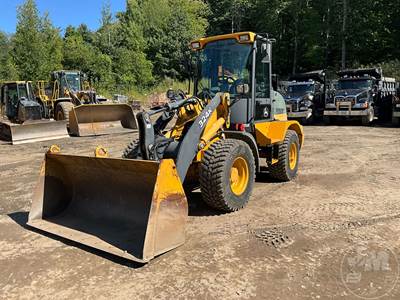 John Deere 324K Large Wheel Loader