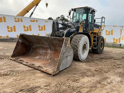 John Deere 724K Wheel Loader