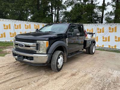 Ford F-450 XL Wrecker Tow Truck