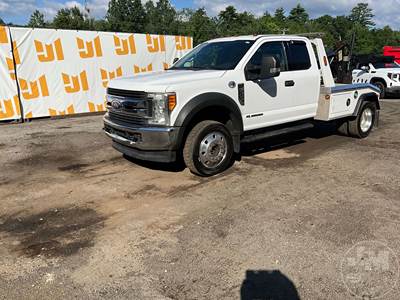 Ford F-550 Wrecker Tow Truck