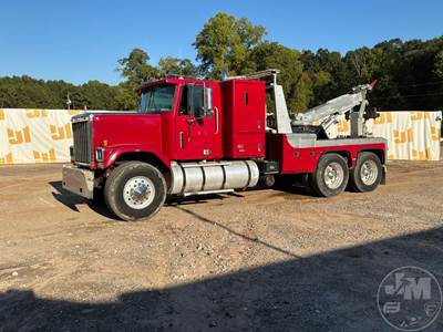 GMC HEAVY CONVENTIONAL Wrecker Tow Truck
