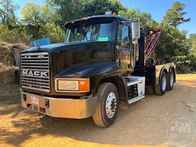 Mack CH613 Wrecker Tow Truck