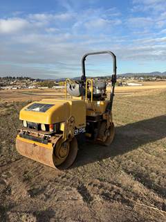 2005 Caterpillar CB-224E Smooth Drum Roller Compactor