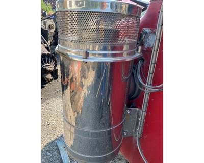 Peterbilt - Donaldson Style - 13 in. Peterbilt logo - left side - some damage on