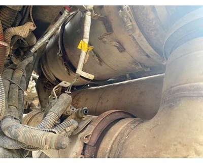 2012 Kenworth T-800, ISX15 DPF assembly