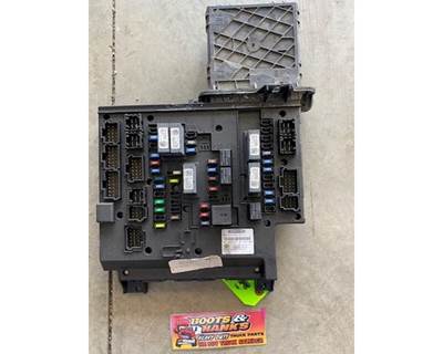 Freightliner Cascadia SAM Cabin Chassis Fuse Box CECU Dash Panel