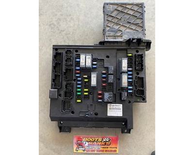 Freightliner Cascadia SAM Cabin Chassis Fuse Box CECU