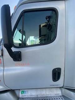 Freightliner Cascadia Front Door Assembly