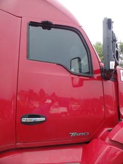 Kenworth T680 Right Front Door Assembly