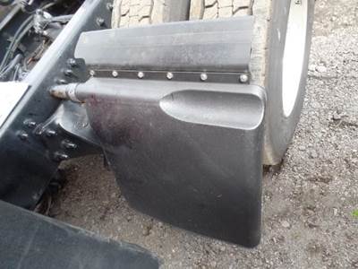 Freightliner Cascadia Left Fender