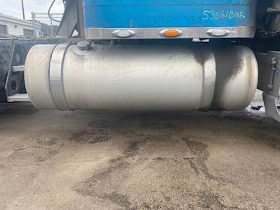 Freightliner Classic, Right side fuel tank, 120 gal, 72x22, rear fill 18" from