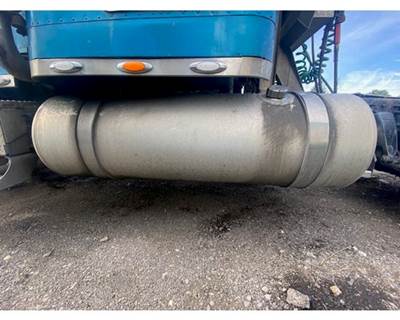 Freightliner Classic left side fuel tank, 120 gal, 18" from rear fill, 72x22,