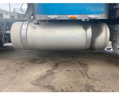 Freightliner Classic, Right side fuel tank, 120 gal, 72x22, rear fill 18" from