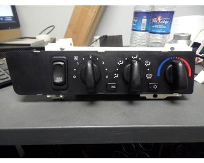 Freightliner Columbia Cab Climate Control Panel w/ Bunk Override, Part # A22-54708-213