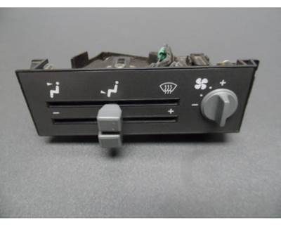 GMC/Chevy 6500 Heat-Only Climate Control Module, Part # 16054617-2