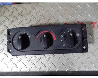 Used International 4300 Cab Heat-Only Temperature Control Module, Part # 3545542C2