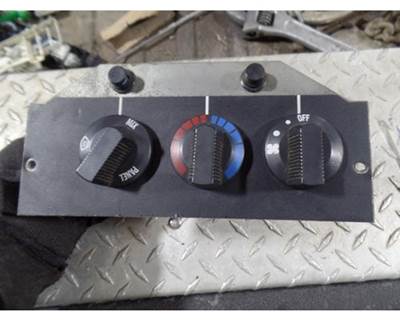 International 4700/4900 Cab Heat Control Panel (Heat Controls Only, No A/C)