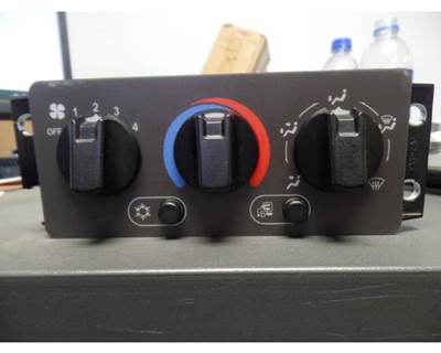 Used 2009 Mack CXN Climate Control Module, Part # 29RD324AM