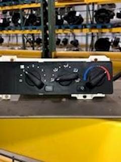 Used Freightliner A/C temp control unit - Cascadia