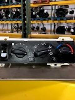 Used Freightliner A/C temp control unit - Cascadia