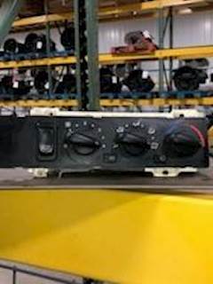 Used Freightliner A/C temp control unit - Columbia/Century