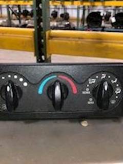 Used International Prostar A/C temp control unit