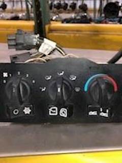 Used Peterbilt 387 temp control unit