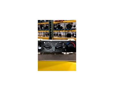 Used Freightliner A/C temp control unit - Cascadia